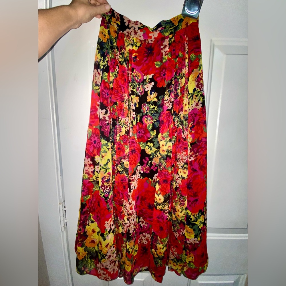 Aritzia “little moon” skirt floral print